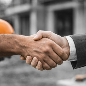 Rukovanje investitora i predstavnika izvođača kao simbol povjerenja i suradnje